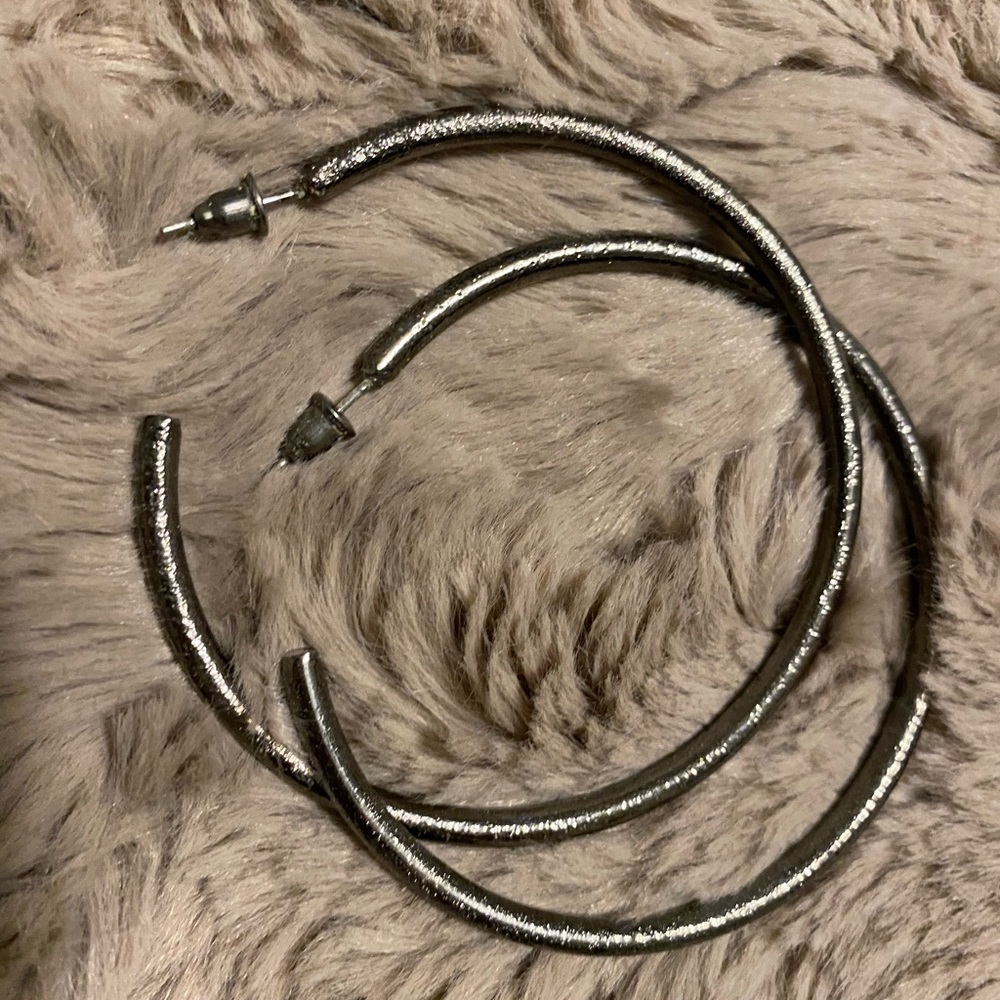 Hoop earrings - Picture 3 of 3